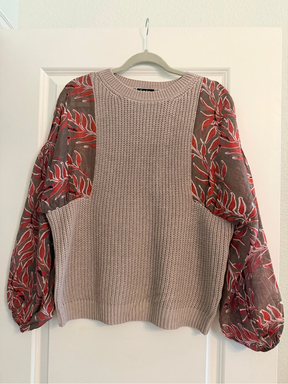 Fate Beige Knit Sweater with Red Leaf-Print Balloon Sleeves